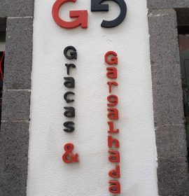GRAÇAS & GARGALHADAS