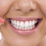 MÉDICA DENTISTA DÉBORA DINÁ